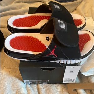 Jordan hydro mens slide size 8 black red